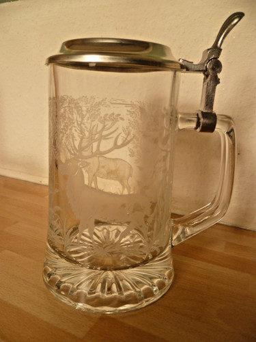 Glas bierkrug mit zinndeckel - glas,