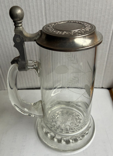 Alter glaskrug mit - glaskrug,