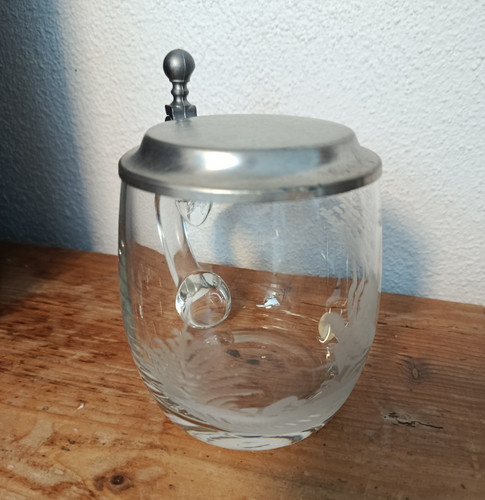 Glas bierkrug mit zinndeckel - glas,