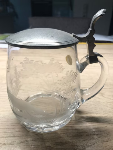 Bierkrug aus glas - aus,