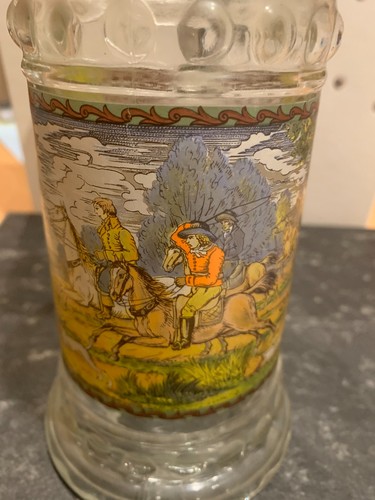 Bierkrug aus glas mit - aus,