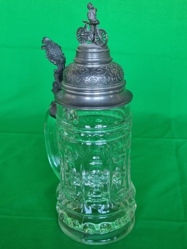 Glaskrug mit zinndeckel - glaskrug,