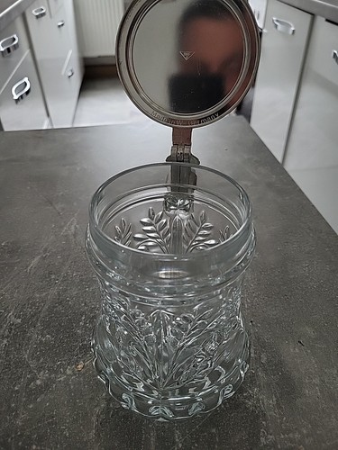 Bierkrug aus glas - bierkrug,