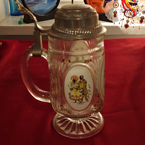 Bierkrug aus glas mit - bierkrug,