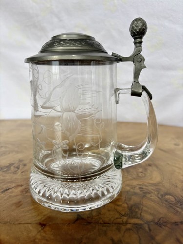 Glaskrug mit zinndeckel - glaskrug,