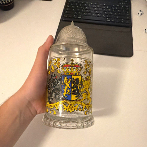 Glas bierkrug mit zinndeckel - bierkrug,
