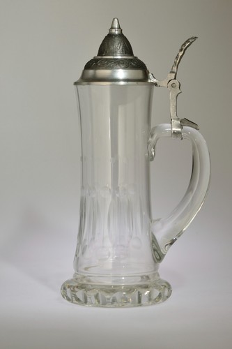 Bierkrug aus kristallglas - aus,